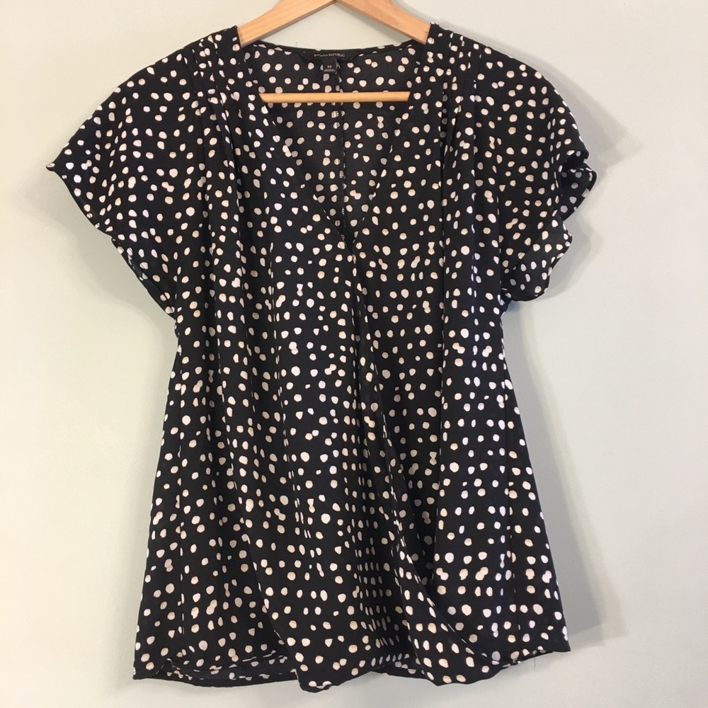 Banana Republic V neck Blouse Career Nursing Top